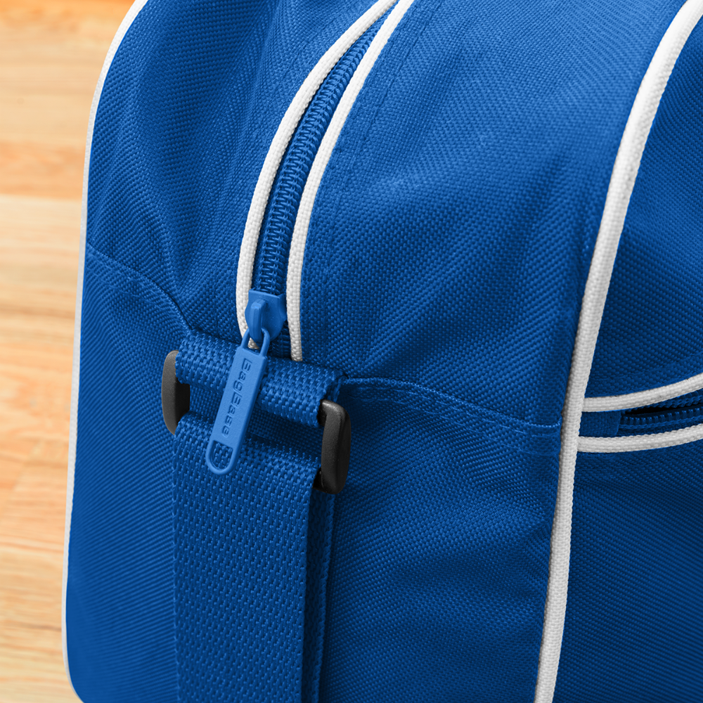 Retro Travel Bag – For Frequent Flyers with a Taste for Throwback Style - blue/white